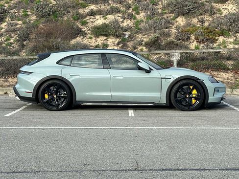 Certified 2025 Porsche Taycan 4S image 9