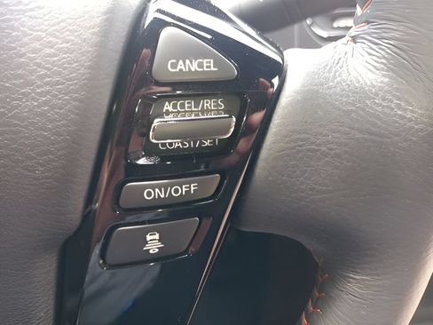 Used 2024 Nissan Frontier PRO-4X w/ Technology Package AWD/4WD image 19