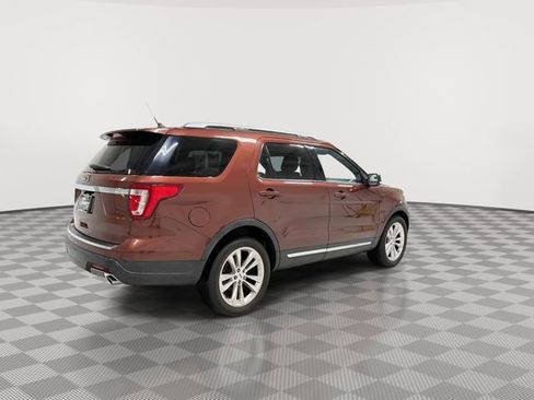 Used 2018 Ford Explorer XLT w/ Equipment Group 202A image 11