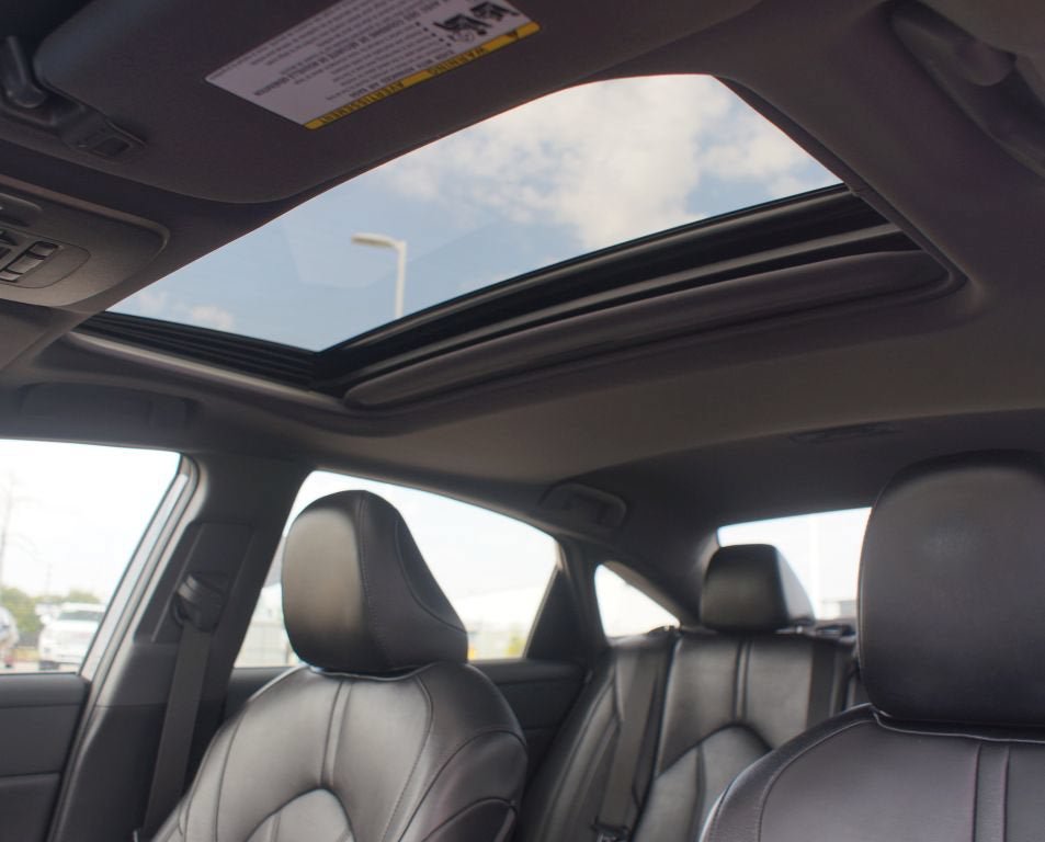 Used 2019 Toyota Avalon XLE w/ Moonroof Package FWD image 6