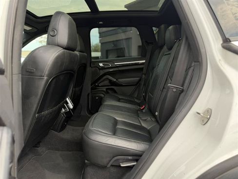 Used 2016 Porsche Cayenne S AWD/4WD image 23