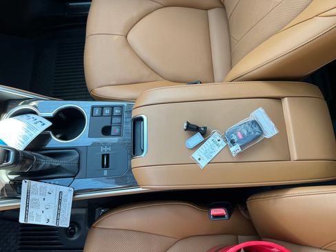 New 2026 Toyota Highlander Platinum AWD/4WD image 27