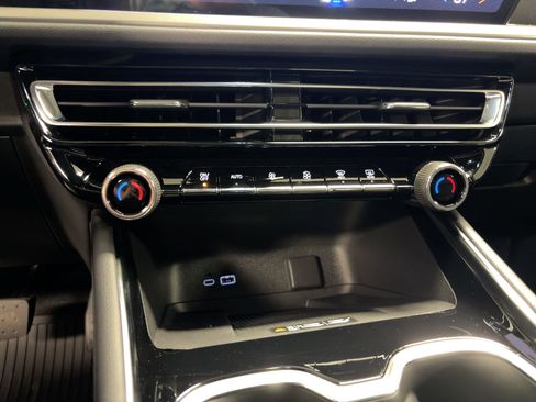 New 2026 Chevrolet Traverse LT w/ Sun and Wheel Package image 26