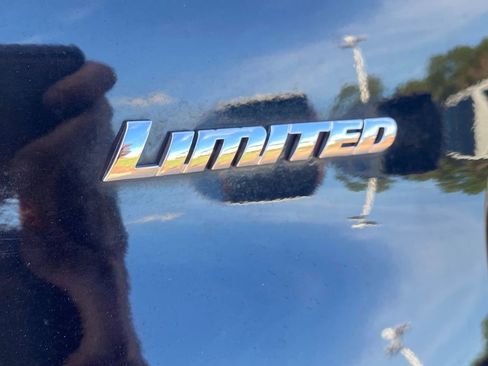 Used 2015 Toyota 4Runner Limited image 12