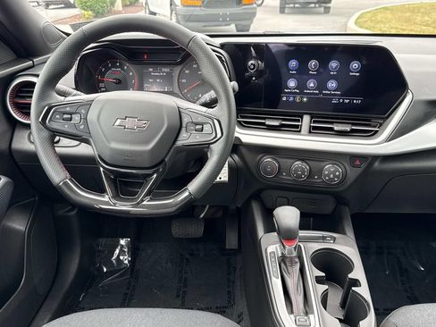 Used 2024 Chevrolet Trax RS w/ Driver Confidence Package FWD image 3
