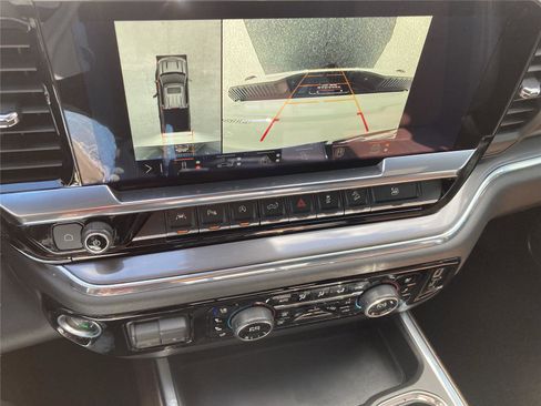 Used 2024 Chevrolet Silverado 1500 High Country w/ Technology Package image 14