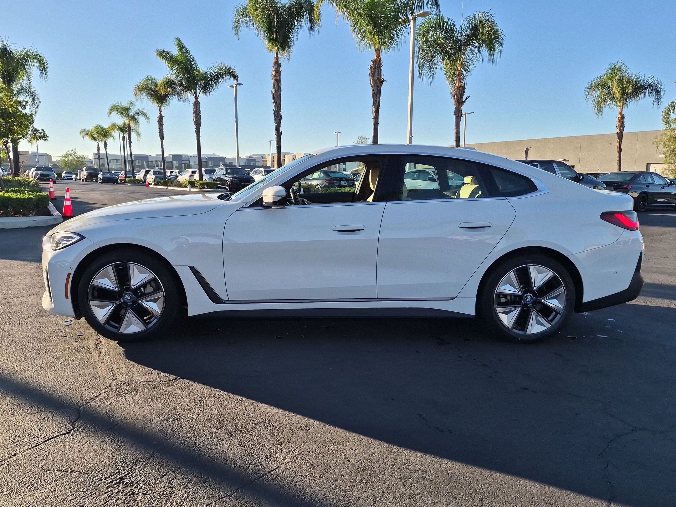 Used 2024 BMW i4 eDrive35 w/ Premium Package RWD image 7