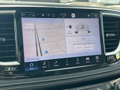 Used 2022 Chrysler Pacifica Limited w/ Uconnect Theater Family Group image 13