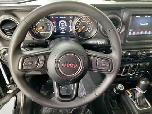 Used 2023 Jeep Gladiator Sport AWD/4WD image 11