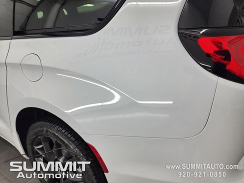 New 2026 Chrysler Pacifica Limited w/ S Appearance Package image 37