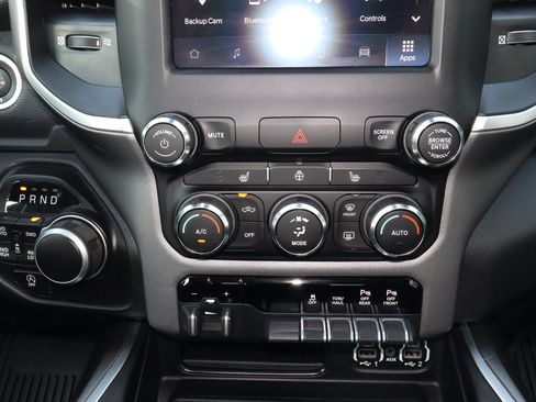 Used 2022 RAM 1500 Big Horn AWD/4WD image 11