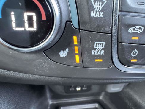 Used 2023 Chevrolet Traverse LT AWD/4WD image 31