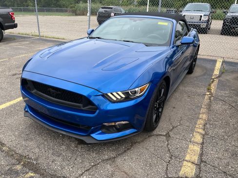 Used 2017 Ford Mustang GT Premium w/ Equipment Group 401A RWD image 3