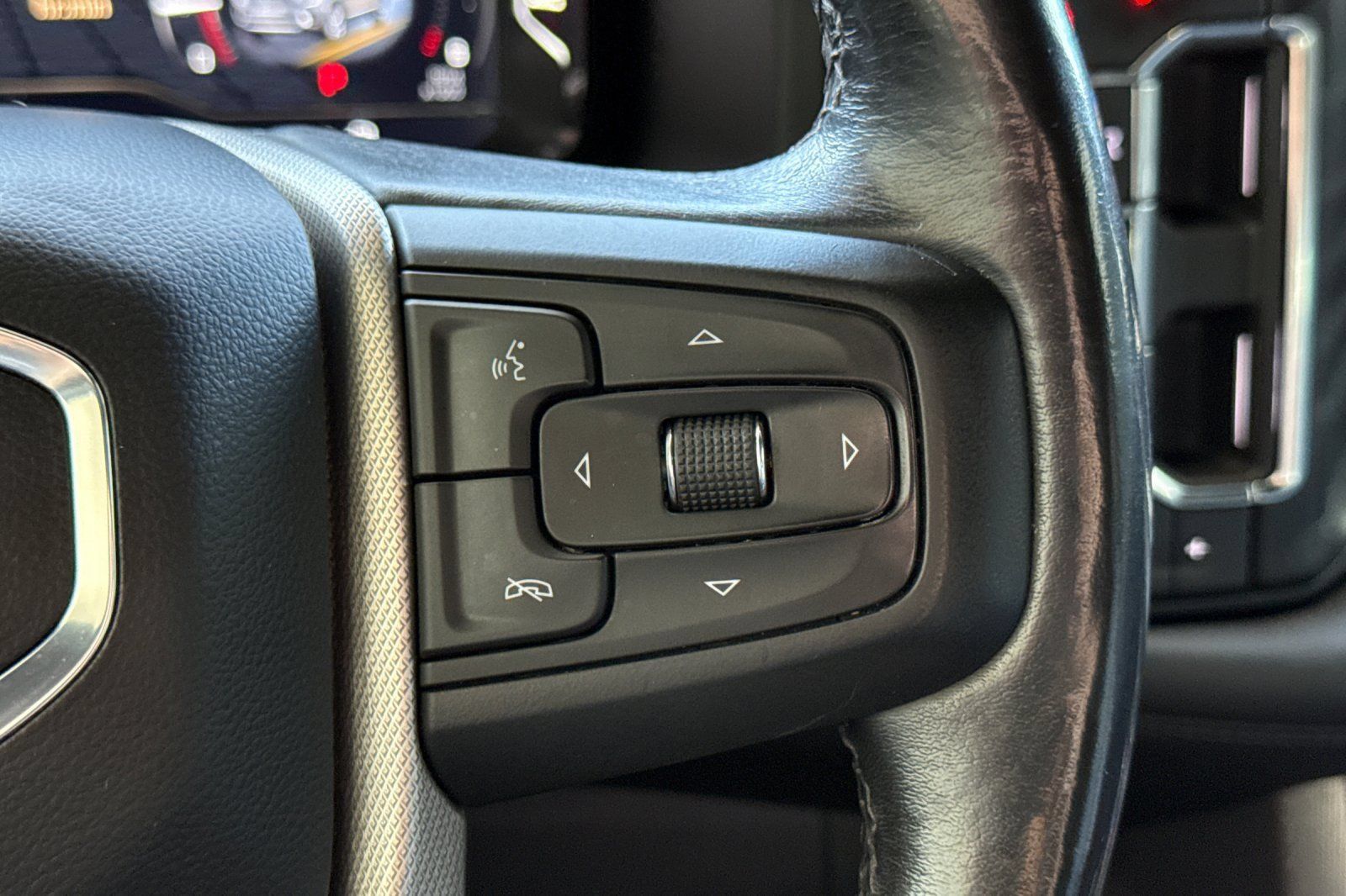 Used 2022 GMC Yukon XL Denali AWD/4WD image 29