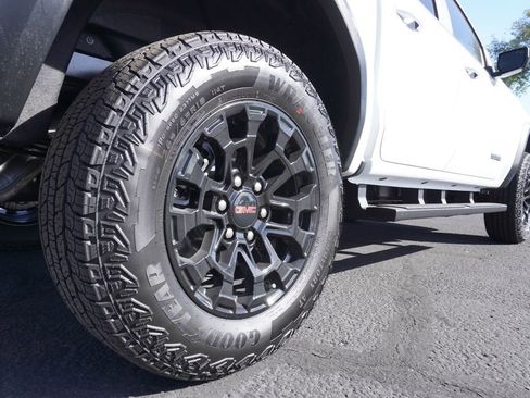 New 2026 GMC Canyon Elevation w/ Convenience Package image 6