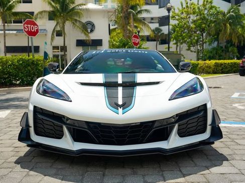 Used 2026 Chevrolet Corvette ZR1 w/ ZR1 Carbon Fiber Aero Package RWD image 4