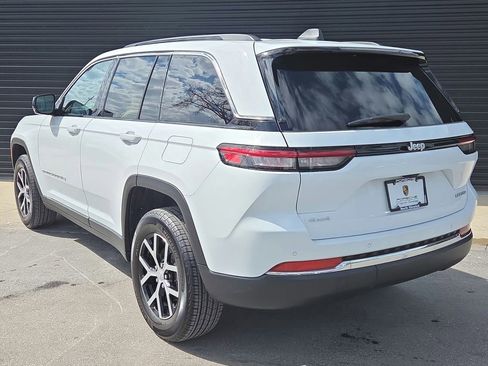 Used 2025 Jeep Grand Cherokee Limited AWD/4WD image 3