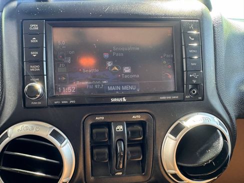 Used 2012 Jeep Wrangler Unlimited Sahara w/ Connectivity Group AWD/4WD image 39