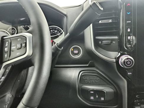 New 2026 RAM 2500 Big Horn AWD/4WD image 19