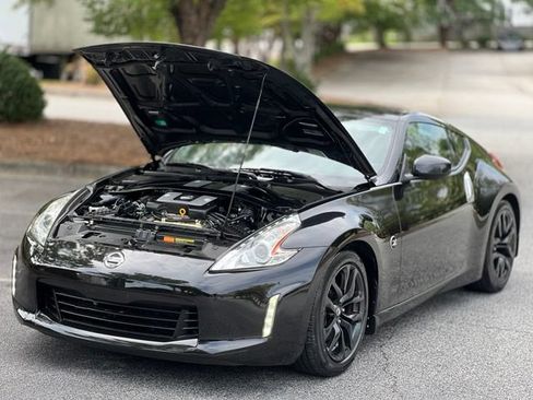 Used 2015 Nissan 370Z Coupe RWD image 28