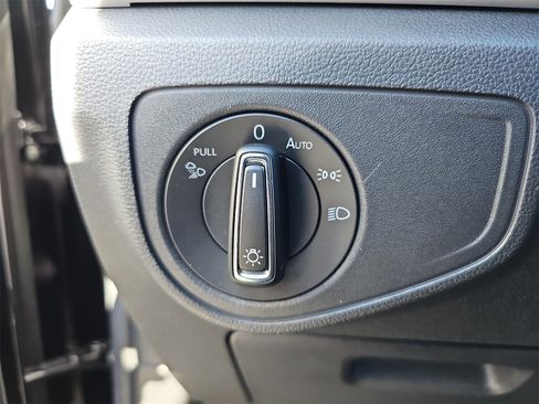 Certified 2023 Volkswagen Atlas SE w/ Panoramic Sunroof Package image 27