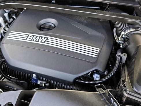 Used 2025 BMW X1 xDrive28i image 9