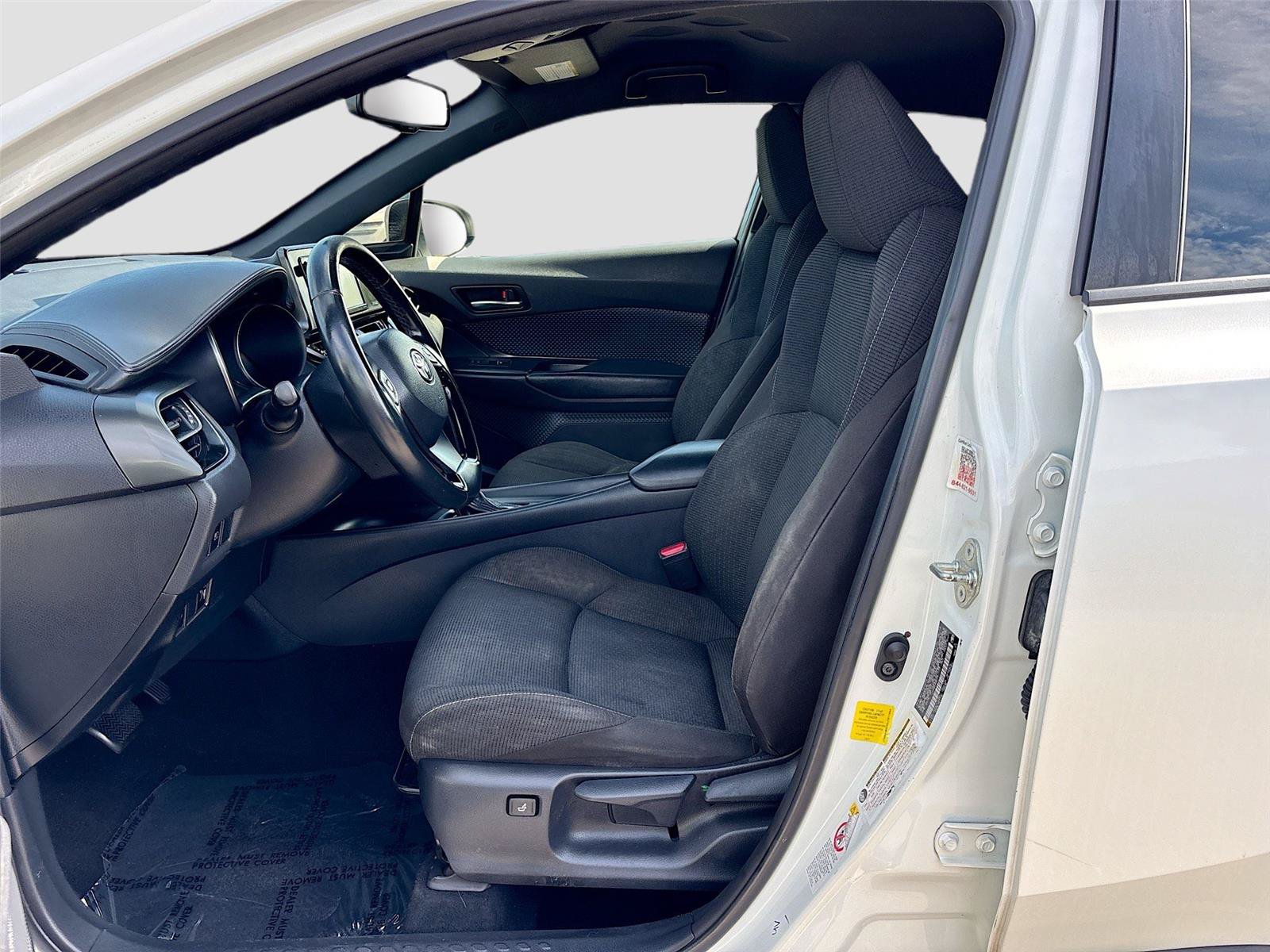 Used 2018 Toyota C-HR XLE FWD image 20