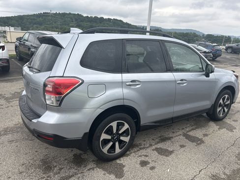 Used 2018 Subaru Forester 2.5i Premium w/ All-Weather Package AWD/4WD image 3