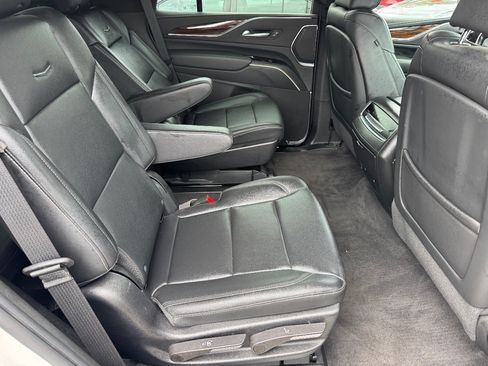 Used 2022 Cadillac Escalade Luxury AWD/4WD image 19