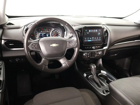 Used 2018 Chevrolet Traverse LT AWD/4WD image 2