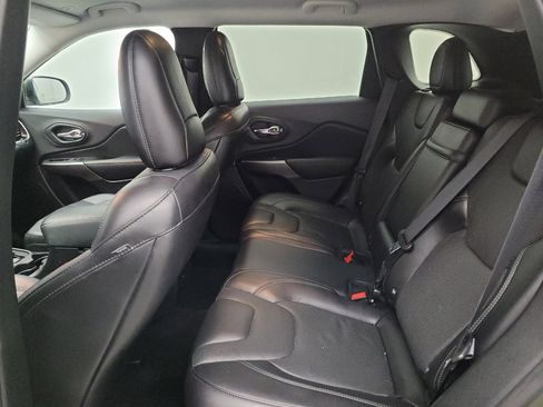 Used 2019 Jeep Cherokee Limited AWD/4WD image 18