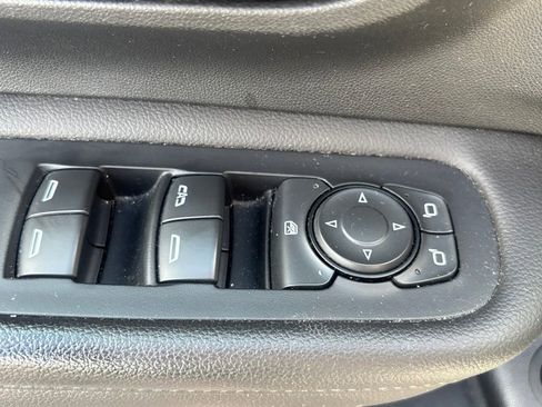 Used 2022 GMC Terrain SLE AWD/4WD image 7