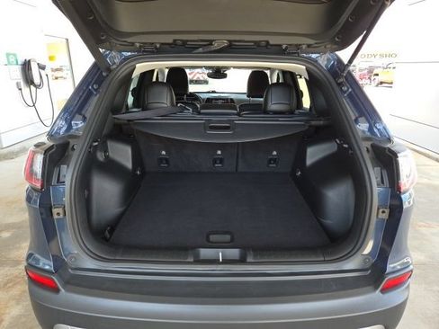 Used 2022 Jeep Cherokee Limited w/ Trailer Tow Group AWD/4WD image 22