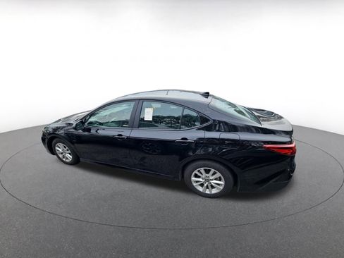 Used 2025 Toyota Camry LE image 4