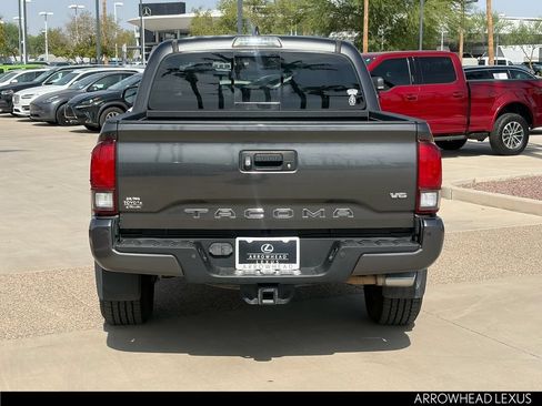 Used 2019 Toyota Tacoma TRD Sport AWD/4WD image 5
