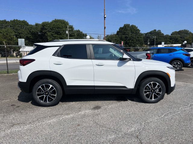 New 2026 Chevrolet TrailBlazer LT FWD image 2
