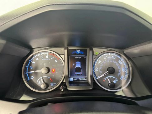 Used 2022 Toyota Tacoma TRD Off-Road w/ TRD Premium Off Road Package AWD/4WD image 14