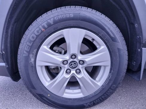 Used 2020 Toyota RAV4 XLE w/ Convenience Package AWD/4WD image 10