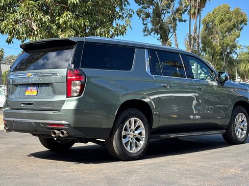 Used 2023 Chevrolet Suburban Premier image 4