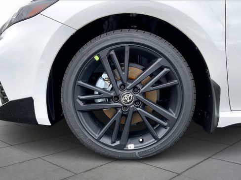 New 2026 Toyota Camry Hybrid image 11