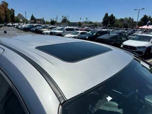 Used 2022 Toyota Sienna XLE FWD image 6