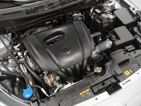 Used 2020 Toyota Yaris XLE image 47