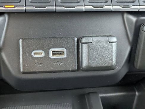 Used 2021 GMC Sierra 2500 AT4 w/ AT4 Premium Plus Package image 26