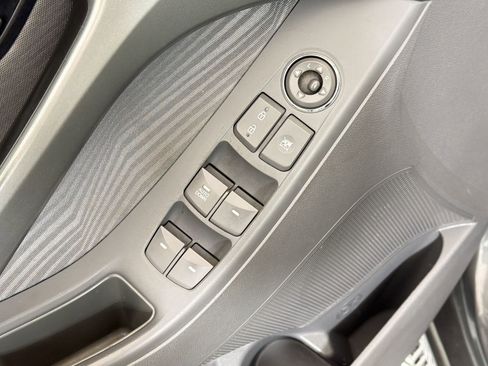Used 2013 Hyundai Elantra GLS w/ Preferred Pkg FWD image 22