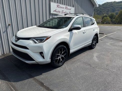 Used 2016 Toyota RAV4 SE image 14
