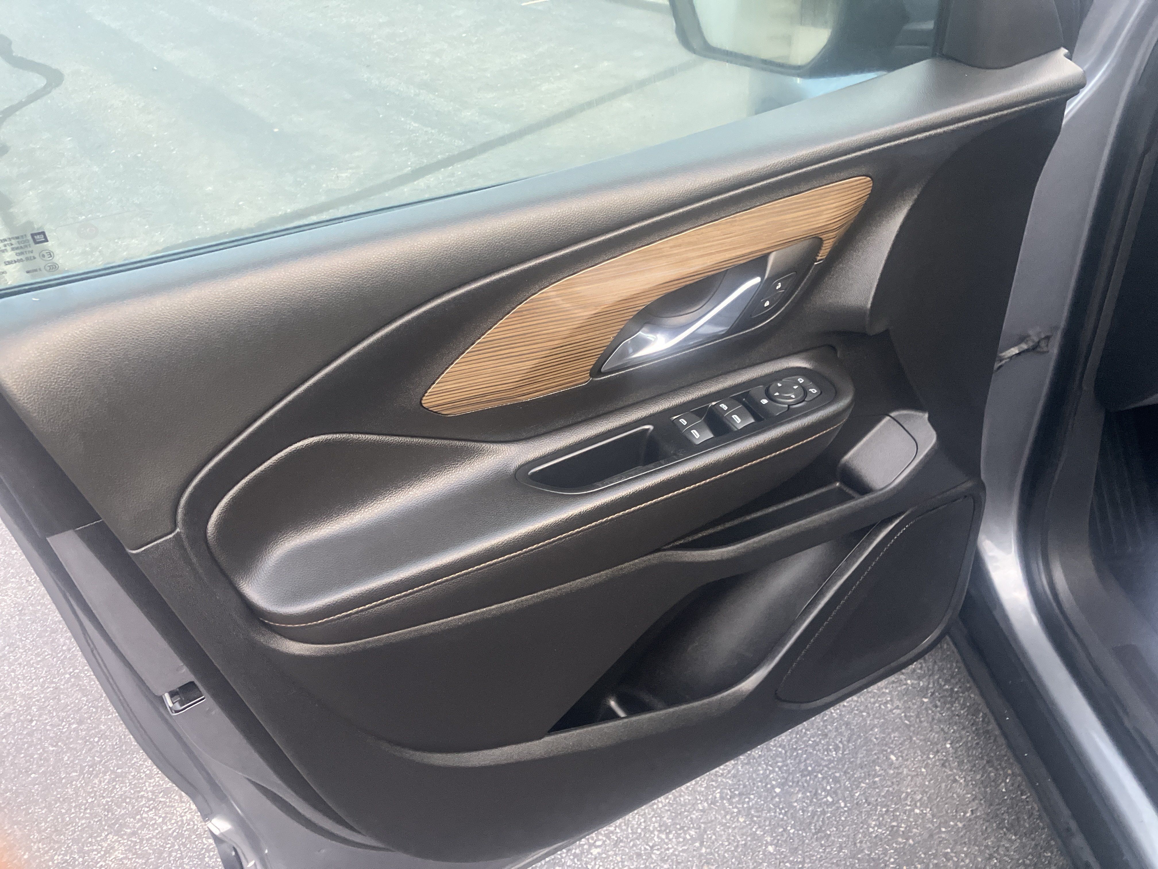 Used 2020 GMC Terrain SLE FWD image 16