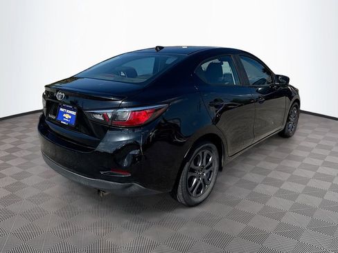 Used 2019 Toyota Yaris L image 5