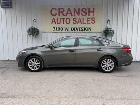 Used 2014 Toyota Avalon XLE Premium FWD image 5