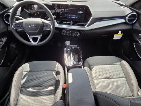 New 2026 Chevrolet Trax LT w/ Midnight Edition FWD image 7