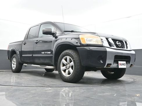 Used 2011 Nissan Titan SV image 22